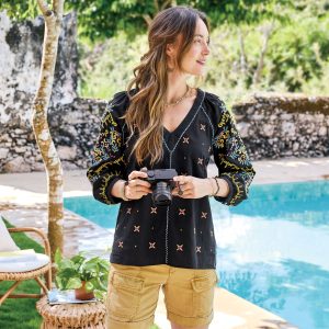 Discover Beauty Top. Petite